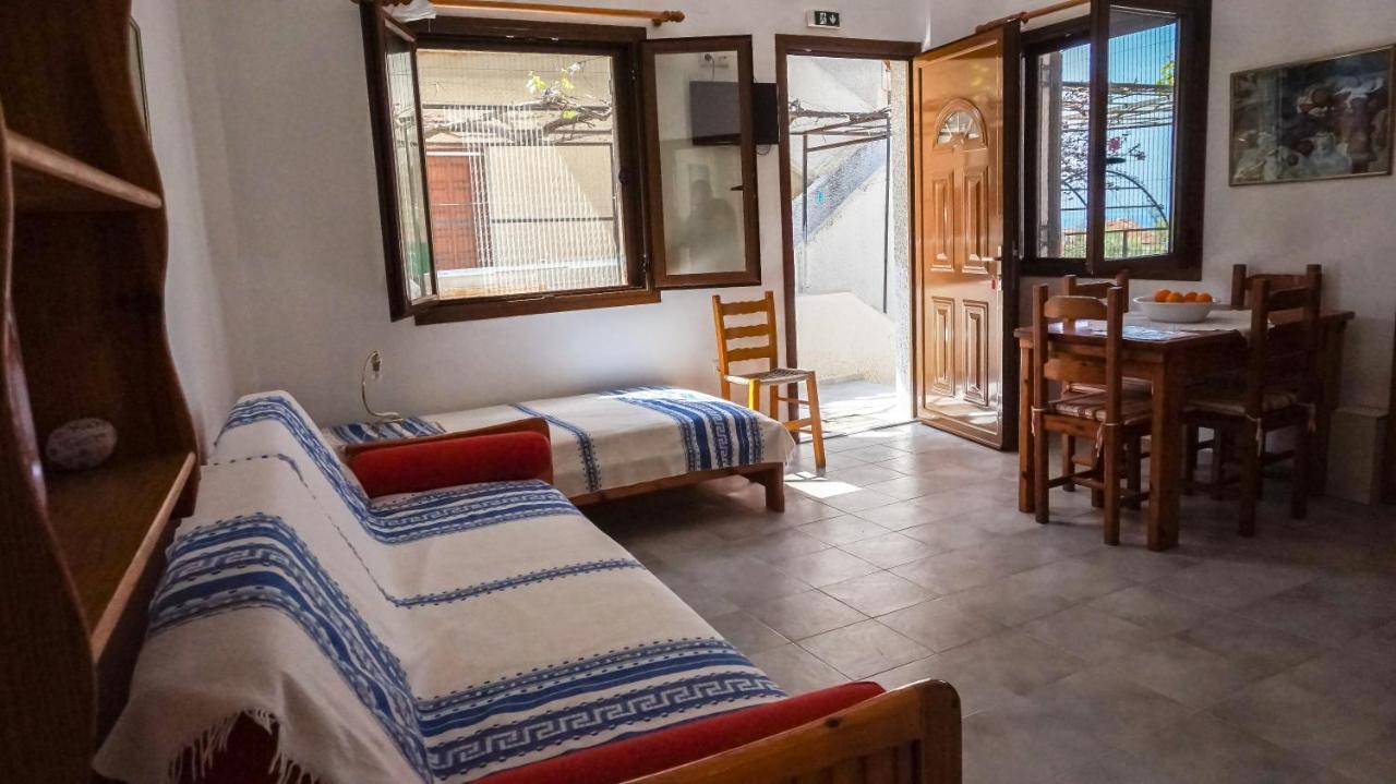 Stella Rooms Kardamyli Exterior photo