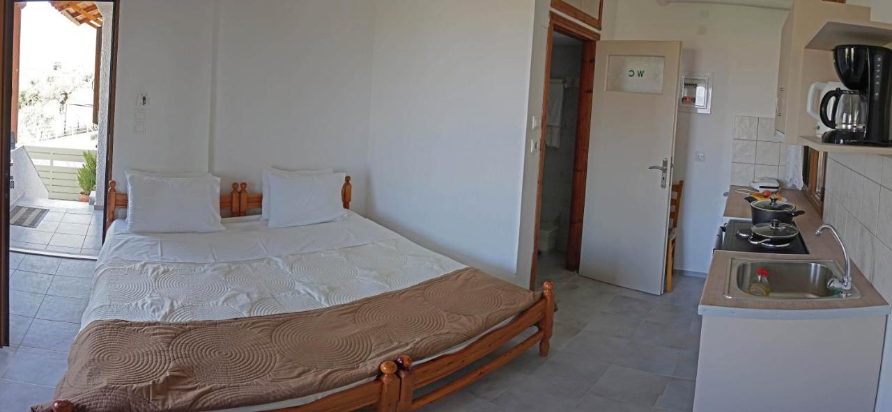 Stella Rooms Kardamyli Exterior photo