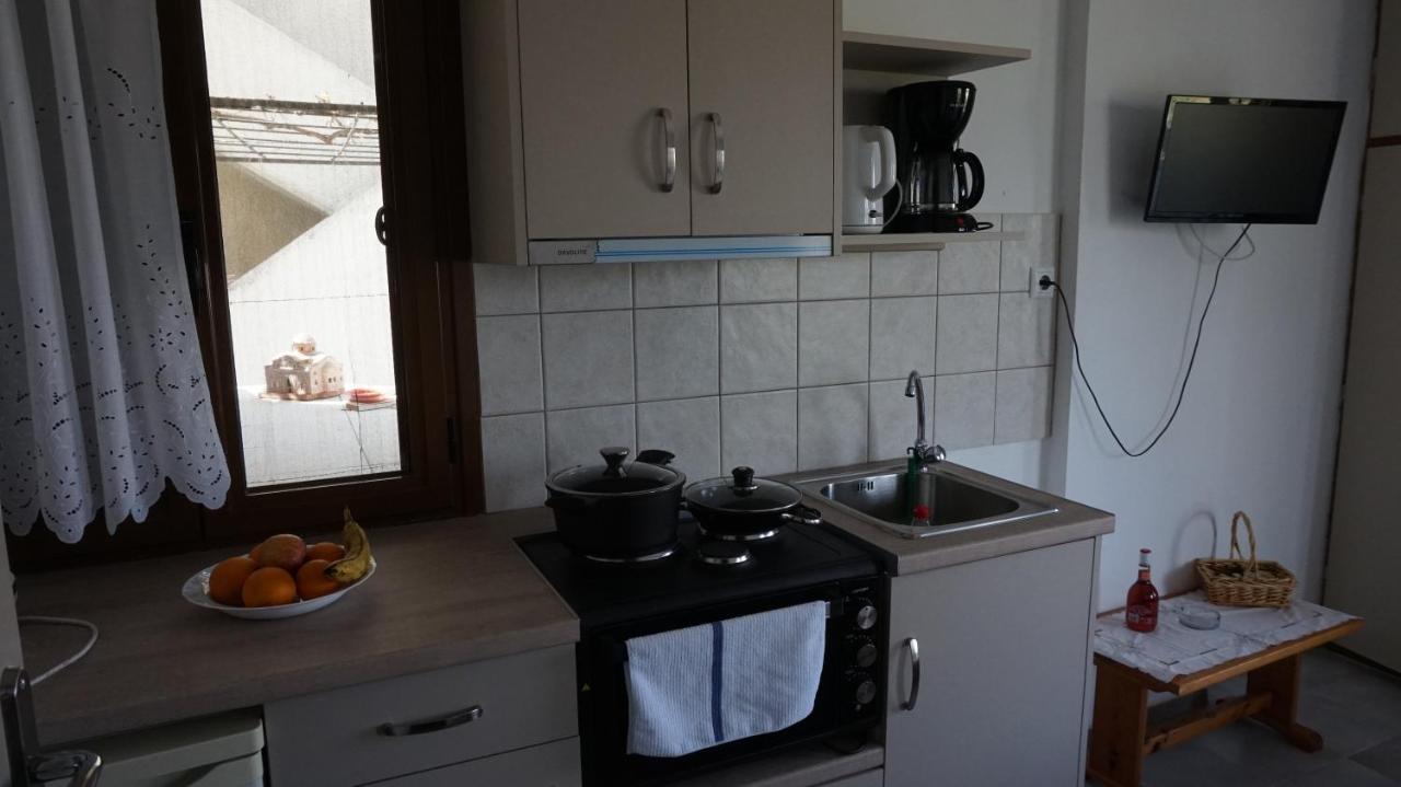 Stella Rooms Kardamyli Exterior photo
