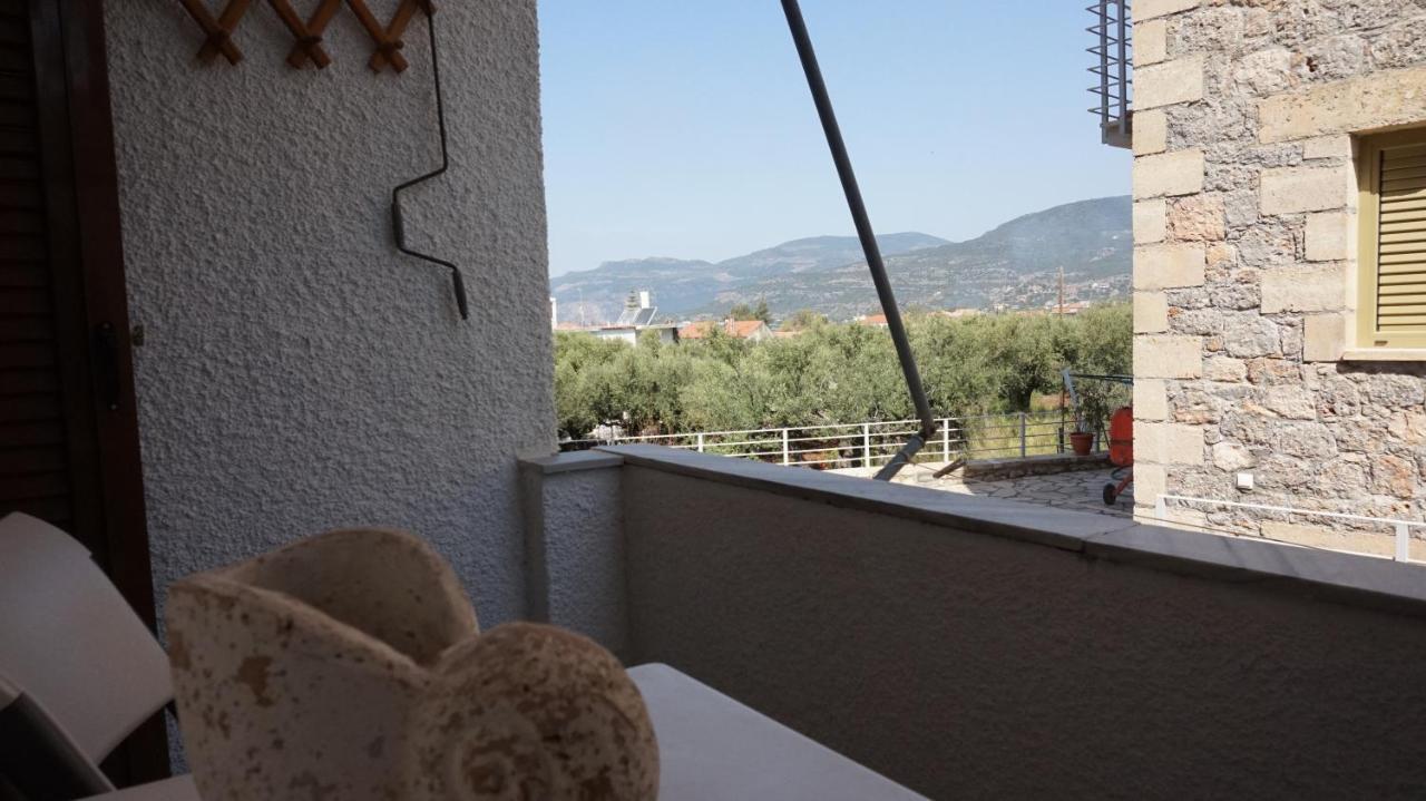 Stella Rooms Kardamyli Exterior photo